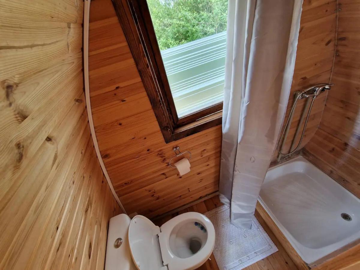 Hobiti Chatka Lipno Černá v Pošumaví エクステリア 写真