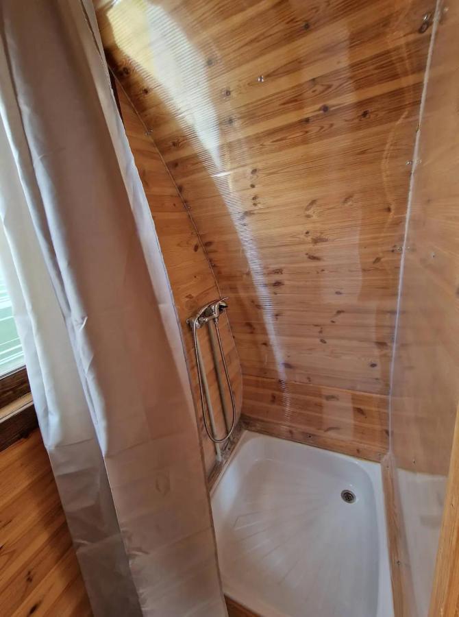 Hobiti Chatka Lipno Černá v Pošumaví エクステリア 写真